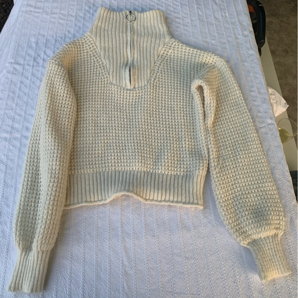 SO girls sweater